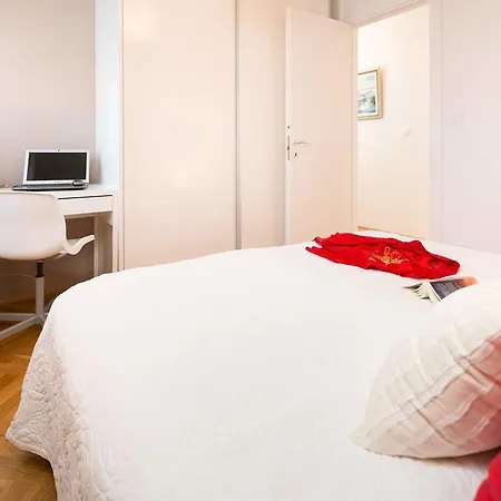 City Brezze Apartman *