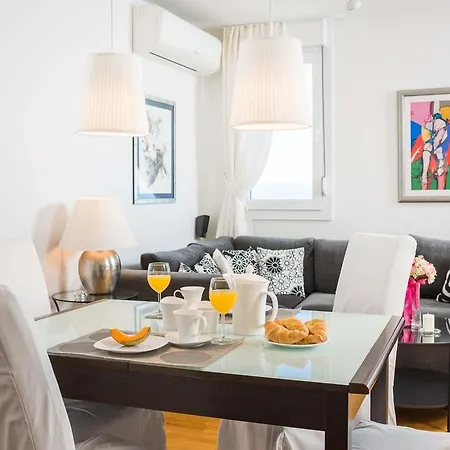 City Brezze Apartman *