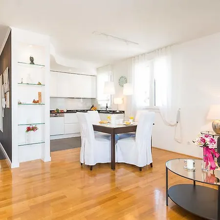 City Brezze Apartman